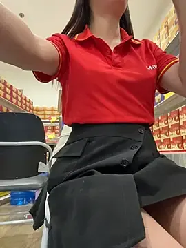 Stripchat Free Porn Cam of Sneaky_Cumshoot