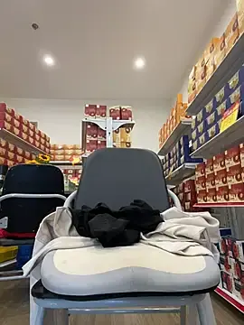 Stripchat Free Porn Cam of Sneaky_Cumshoot