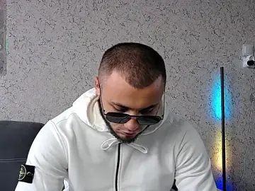 Stripchat Free Live Porn of PaulGrow