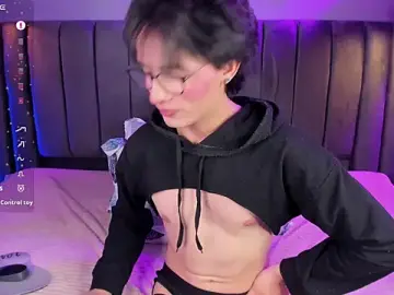 Stripchat Free Porn Cam of cherryy_boy