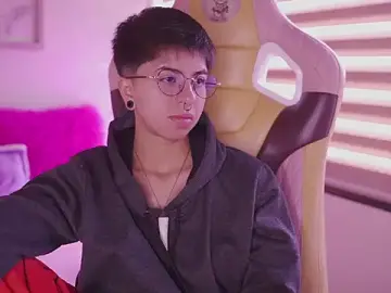 Stripchat Adult Video Chat of tommy_blue