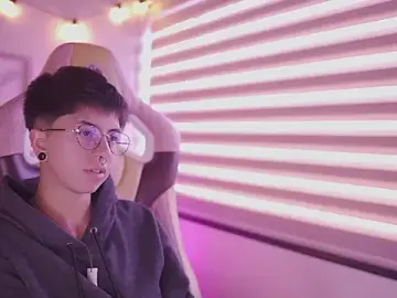 Stripchat Private Sex Chat of tommy_blue