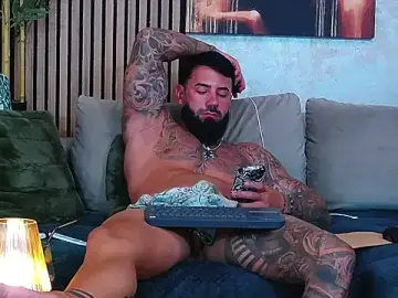 Stripchat Live Sex Cam of masterkingofmusclee
