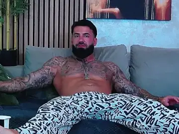 Stripchat Live Sex of masterkingofmusclee