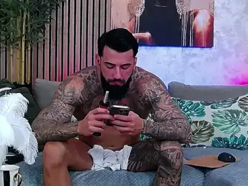 Stripchat Adult Webcam of masterkingofmusclee
