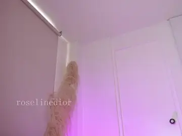 Stripchat Sex Cam of roselinedior