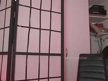 Stripchat Sex Cam of roselinedior