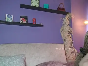 Stripchat Free Porn Cam of roselinedior