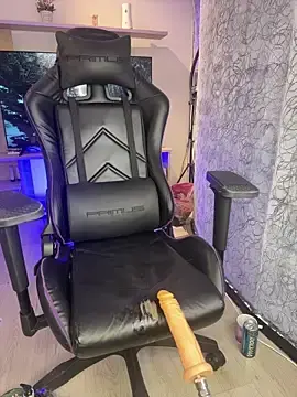 Stripchat Live Sex Cam of saracaball_