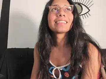 Stripchat Sex Cam of EmilyGomezLS