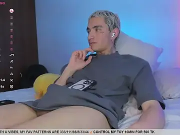 Stripchat Watch Live Sex Cams of santikhalifa