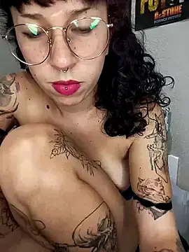 Stripchat Watch Live Sex Cams of toxicsharmmy