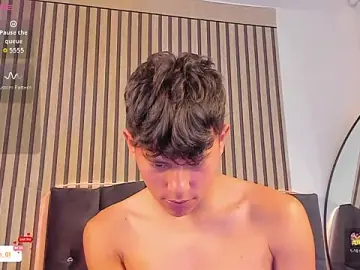 Stripchat Sex Cam of Angel_esteban_fx