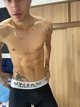 Stripchat Free Live Porn of _CamiloBass