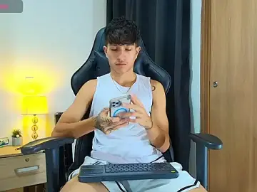 Stripchat Adult Webcam of _CamiloBass