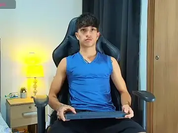 Stripchat Live Sex Cam of _CamiloBass