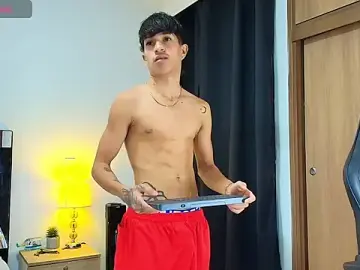 Stripchat Watch Live Sex Cams of _CamiloBass