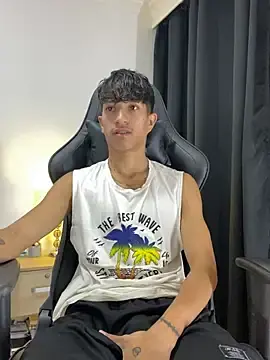Stripchat Nude Webcam of _CamiloBass