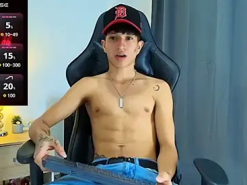 Stripchat Adult Video Chat of _CamiloBass