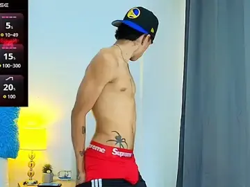 Stripchat Live Sex of _CamiloBass
