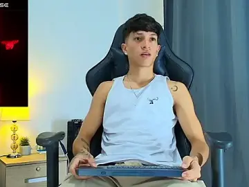Stripchat Nude Webcam of _CamiloBass