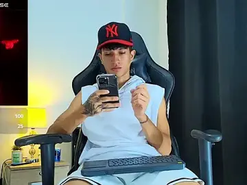 Stripchat Nude Webcam of _CamiloBass