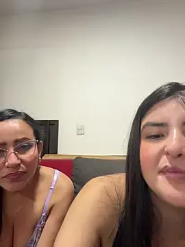 Stripchat Sex Cam of kim_zaratte