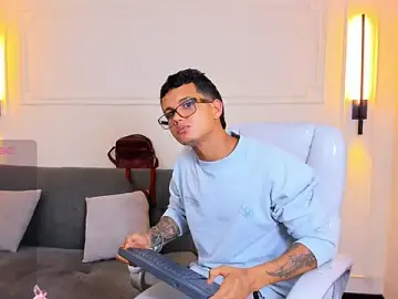 Stripchat Free Porn Cam of Paradise_boy_s