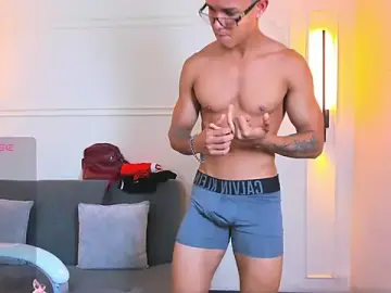 Stripchat Free Porn Cam of Paradise_boy_s