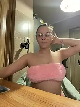 Stripchat Live Sex Cam of Tasty_Shape