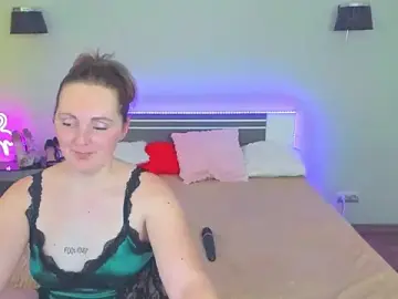 Stripchat Sex Cam of MagicEyess