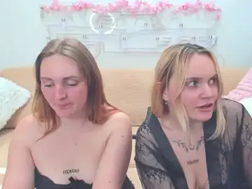 Stripchat Free Porn Cam of MagicEyess