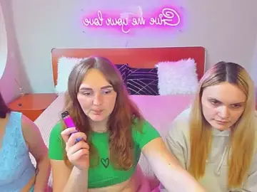 Stripchat Adult Webcam of MagicEyess