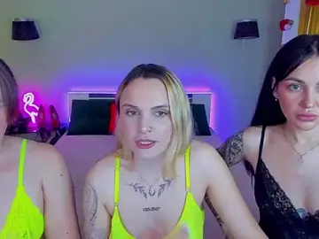Stripchat Free Porn Cam of MagicEyess