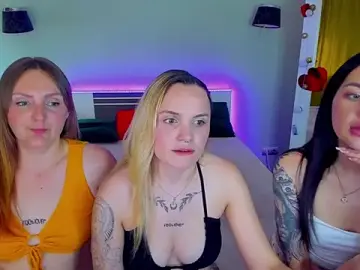 Stripchat Live Sex Cam of MagicEyess