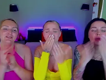 Stripchat Sex Cam of MagicEyess