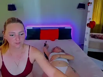 Stripchat Live Sex Cam of MagicEyess