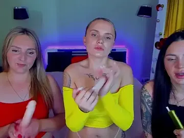 Stripchat Sex Cam of MagicEyess