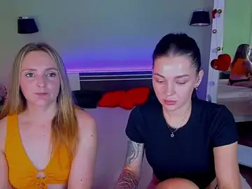 Stripchat Sex Cam of MagicEyess