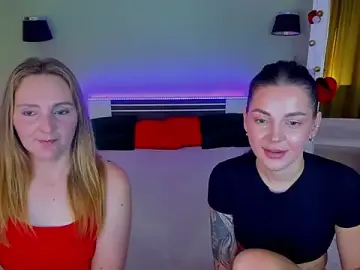 Stripchat Live Sex Cam of MagicEyess