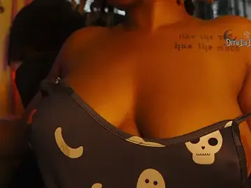 Stripchat Sex Cam of DreaLaLuna