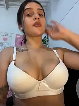 Stripchat Adult Webcam of violet-333