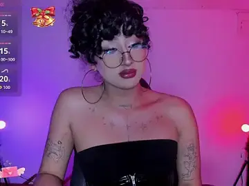 Stripchat Free Live Porn of Heka_Prudence