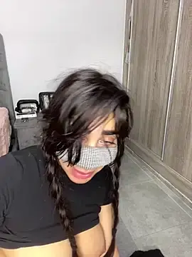 Stripchat Live Sex Cam of Meryem_Queen