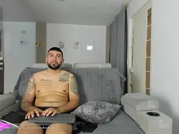 Stripchat Sex Cam of DulceRomance