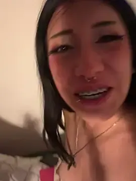 Stripchat Live Sex Cam of ela_petit