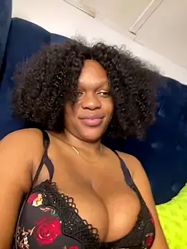 Stripchat Watch Live Sex Cams of Boneca25