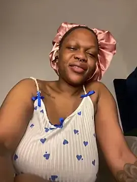 Stripchat Live Sex Cam of Boneca25