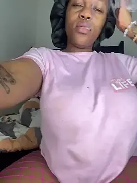 Stripchat Free Porn Cam of Boneca25