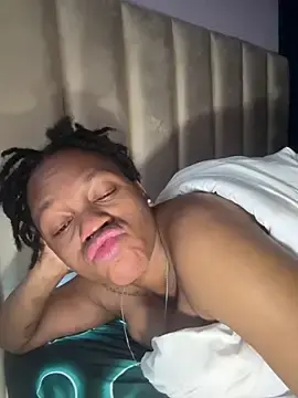 Stripchat Best live sex cam show of Boneca25